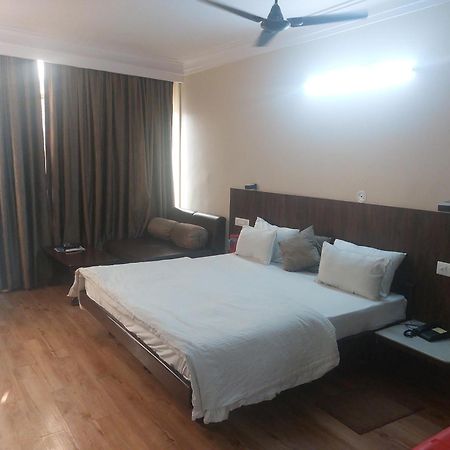 Hotel Shikhar Palace Jabalpur Dış mekan fotoğraf